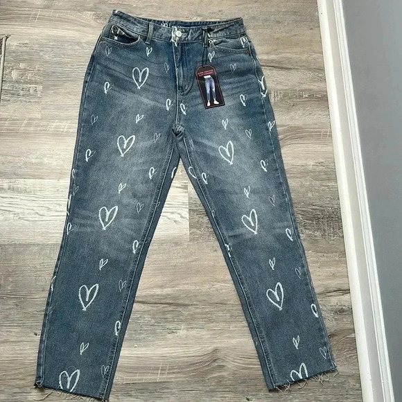 No Boundaries Pants - Heart printed High Rise Straight Leg Blue Jeans Size 5